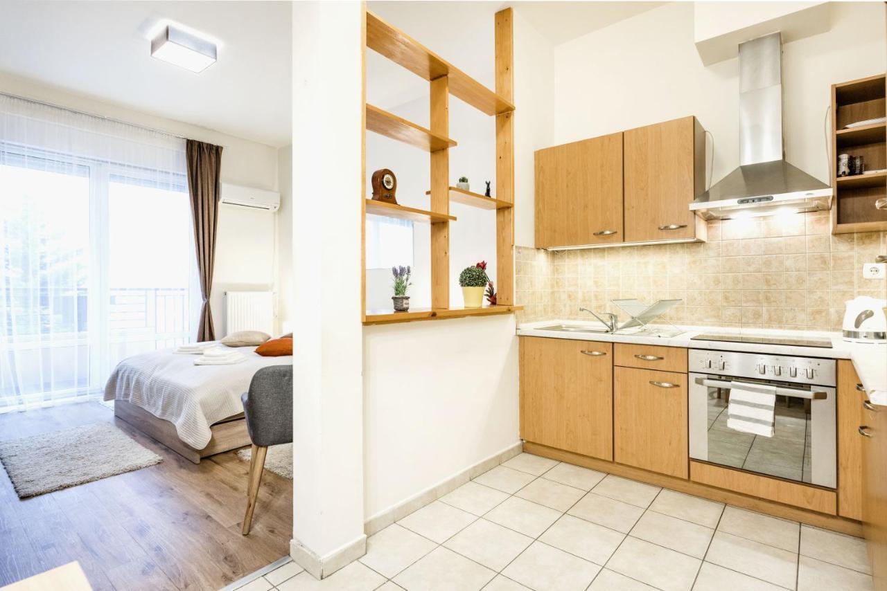 Downtown Charm With Balcony And Garden View Daire Budapeşte Dış mekan fotoğraf