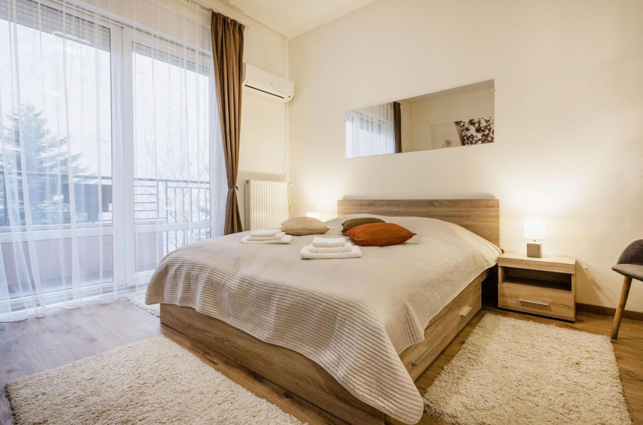 Downtown Charm With Balcony And Garden View Daire Budapeşte Dış mekan fotoğraf