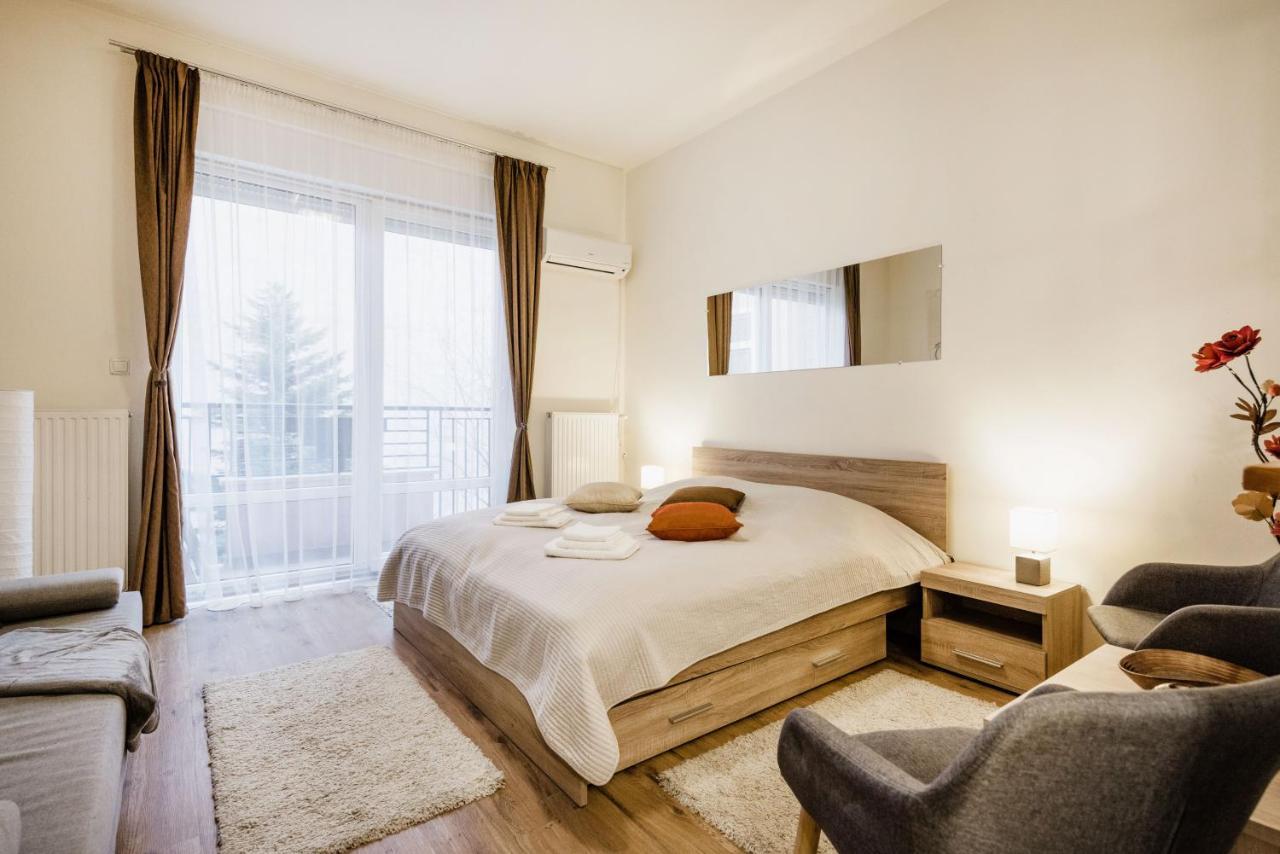 Downtown Charm With Balcony And Garden View Daire Budapeşte Dış mekan fotoğraf
